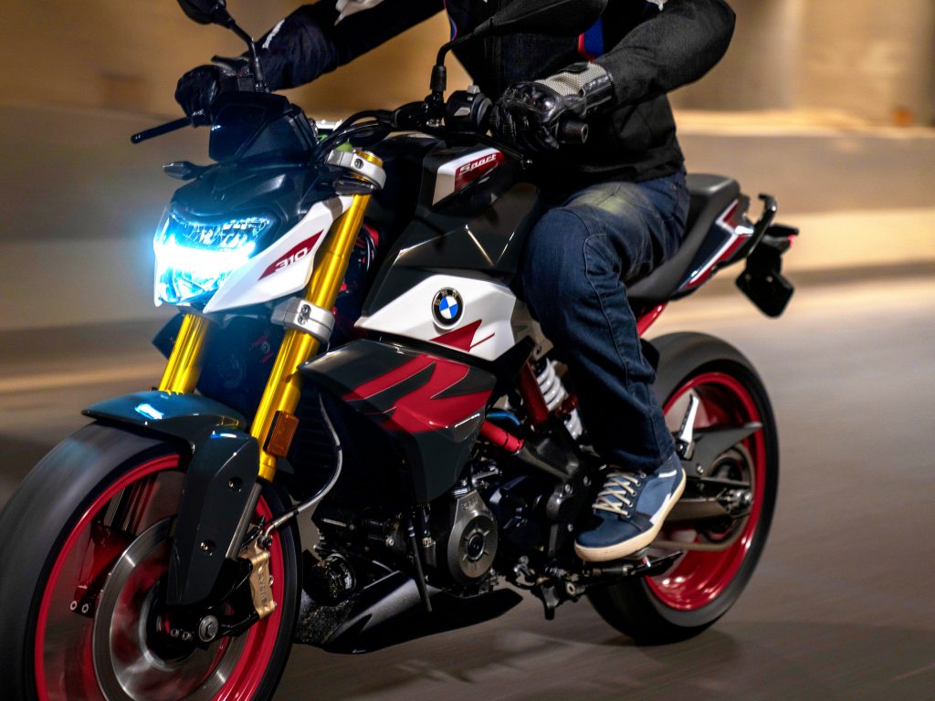 BMW, BMW Motorrad, BMW G310 R, smetechguru, motorcycle, motorbike, touring bike, sports bike,