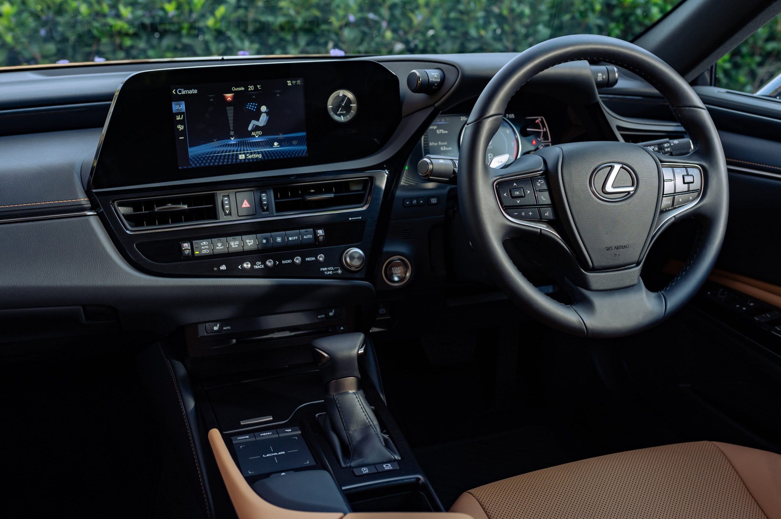 ELEVATE YOUR EVERY DAY WITH THE NEW 2022 LEXUS ES - SME Tech Guru