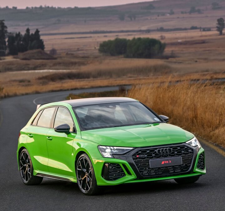 SMETechGuru, Audi, Audi RS, Audi RS 3 Sportback, Audi RS 3 Sedan, sports car, performance car, hot hatch,