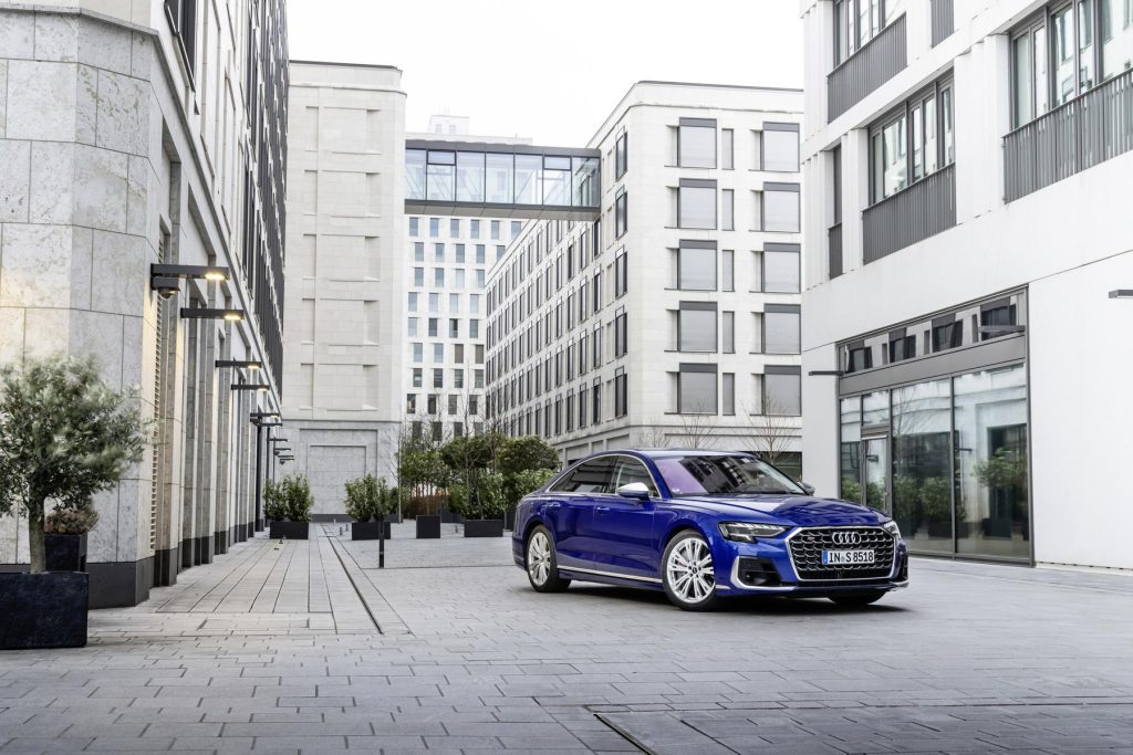 Audi, Audi A8, luxury salloon, family vehicle, luxury sedan, sports car, performance vehicle, SMETechGuru, Audi, Audi S8,