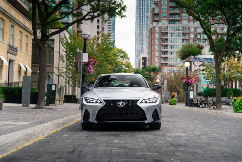 Lexus, Lexus IS, Lexus IS 300h, hybrid car, luxury car, SMETechGuru,