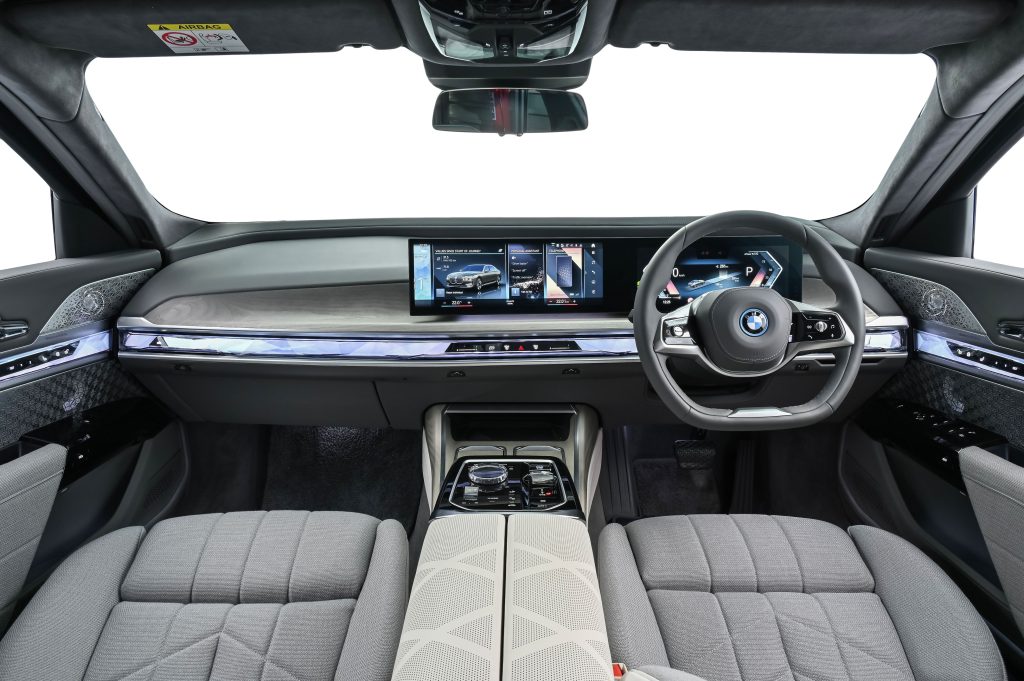 BMW, BMW 7 Series, family vehicle, luxury vehicle, SMETechGuru,