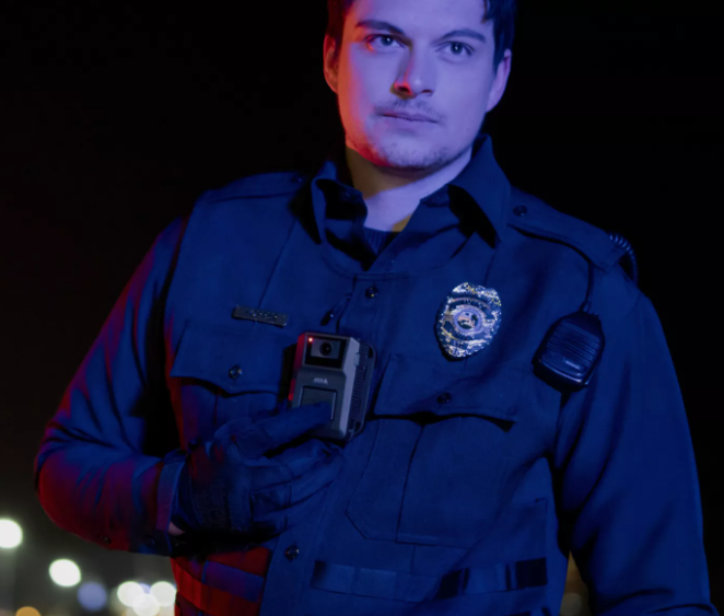Axis brings always-on live streaming via built-in LTE/4G to its new body worn camera