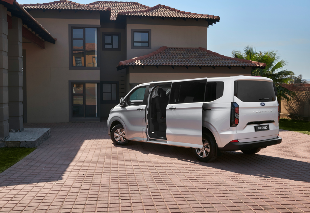 Ford, Ford Motor Company, Ford SA, Ford South Africa, Tourneo Trend, bus, family vehicle, V710, Ford Tourneo, Tourneo Custom, SMETechGuru,